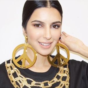 Moschino [TV] X H&M Gold-plated Peace SHIPS TODAY